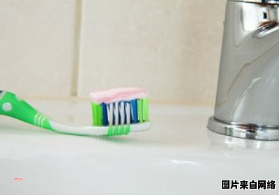 电动牙刷的刷牙方式是否需要来回摆动？（电动牙刷刷牙时要动吗）