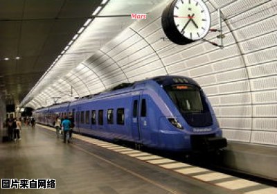 南京地铁一号线南延段乘客拥挤局面严重