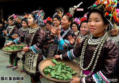 侗族传统的婚姻习俗是怎样的？